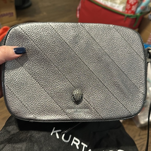 Kurt Geiger, Kensington Crossbody Bag in Gunmetal Metallic Gray - Picture 4 of 13